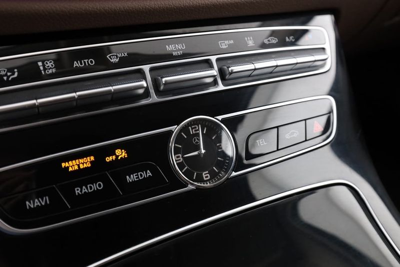 Mercedes E220 bild 26