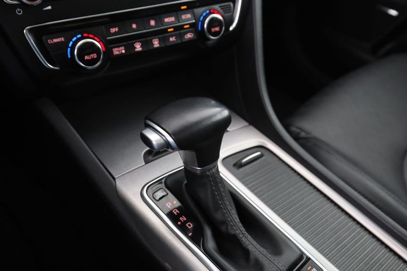 Kia Optima bild 28
