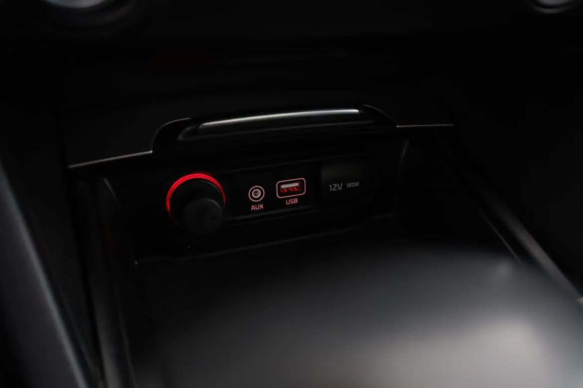 Vehicle image 28