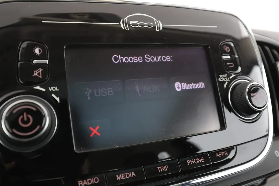Vehicle image 19