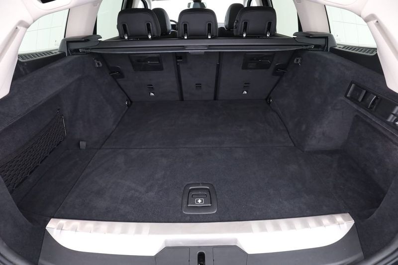 BMW 330 bild 18