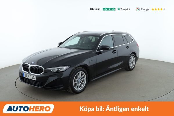 BMW 330 e xDrive Touring / Panorama, CarPlay, Dragkrok - 2024