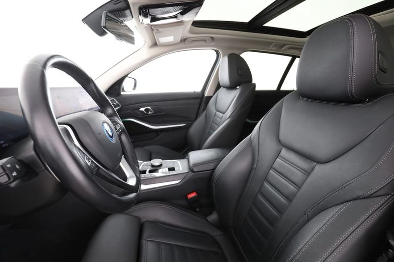 BMW 330 bild 11