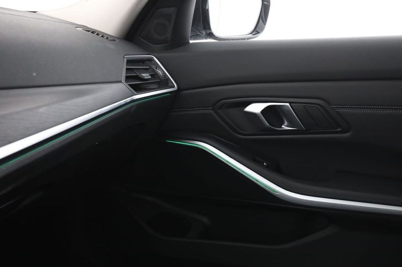 BMW 330 bild 32