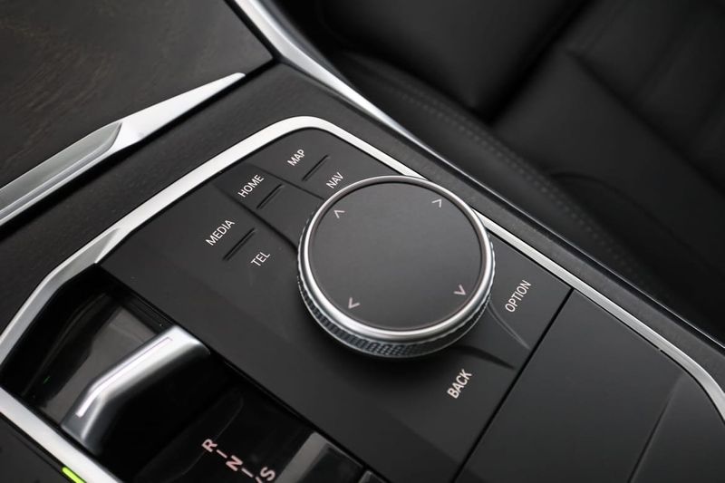 BMW 330 bild 31