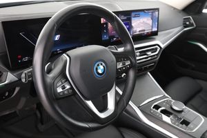 BMW 330 bild 12