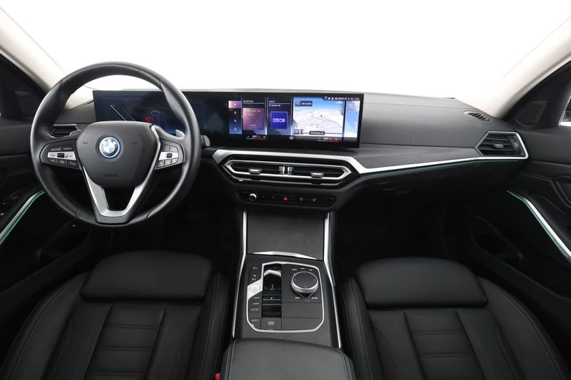 BMW 330 bild 13