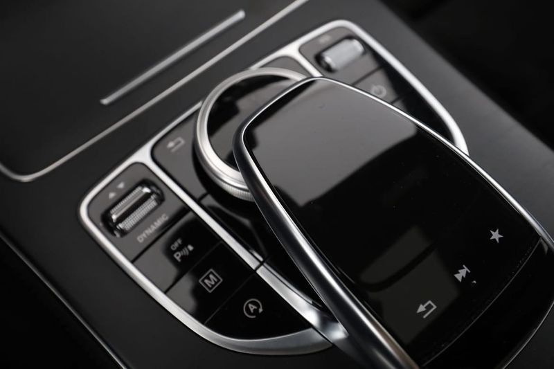 Mercedes GLC220 bild 26