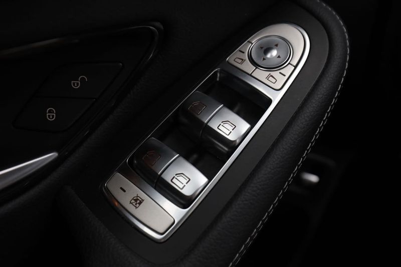 Mercedes GLC220 bild 33