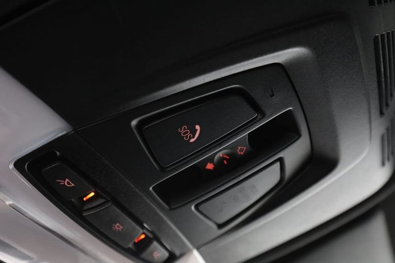 BMW 330 bild 37