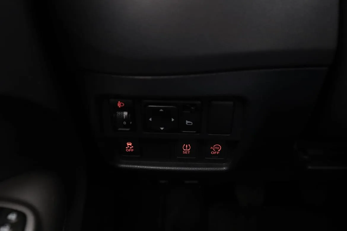 Vehicle image 32
