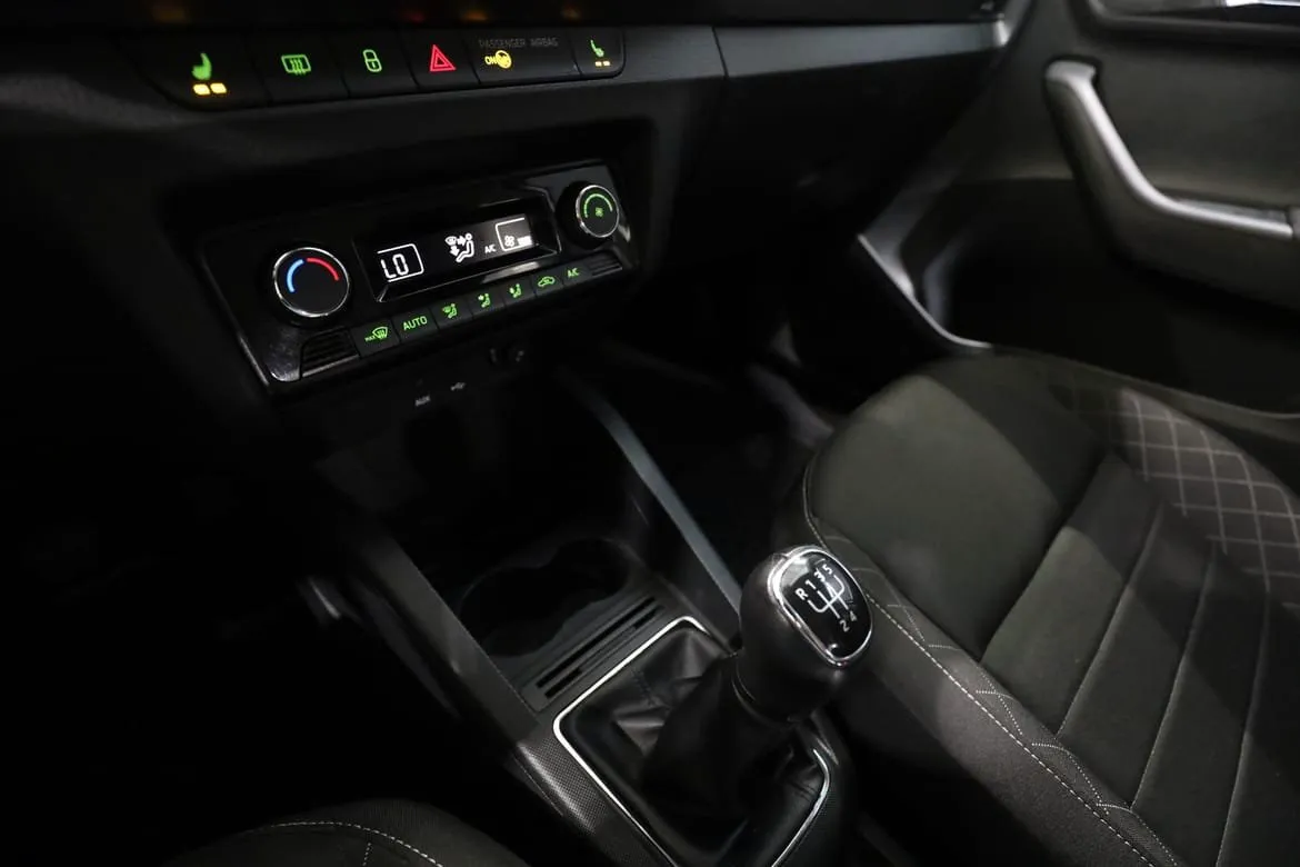 Vehicle image 23