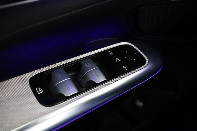 Mercedes GLC300 bild 38