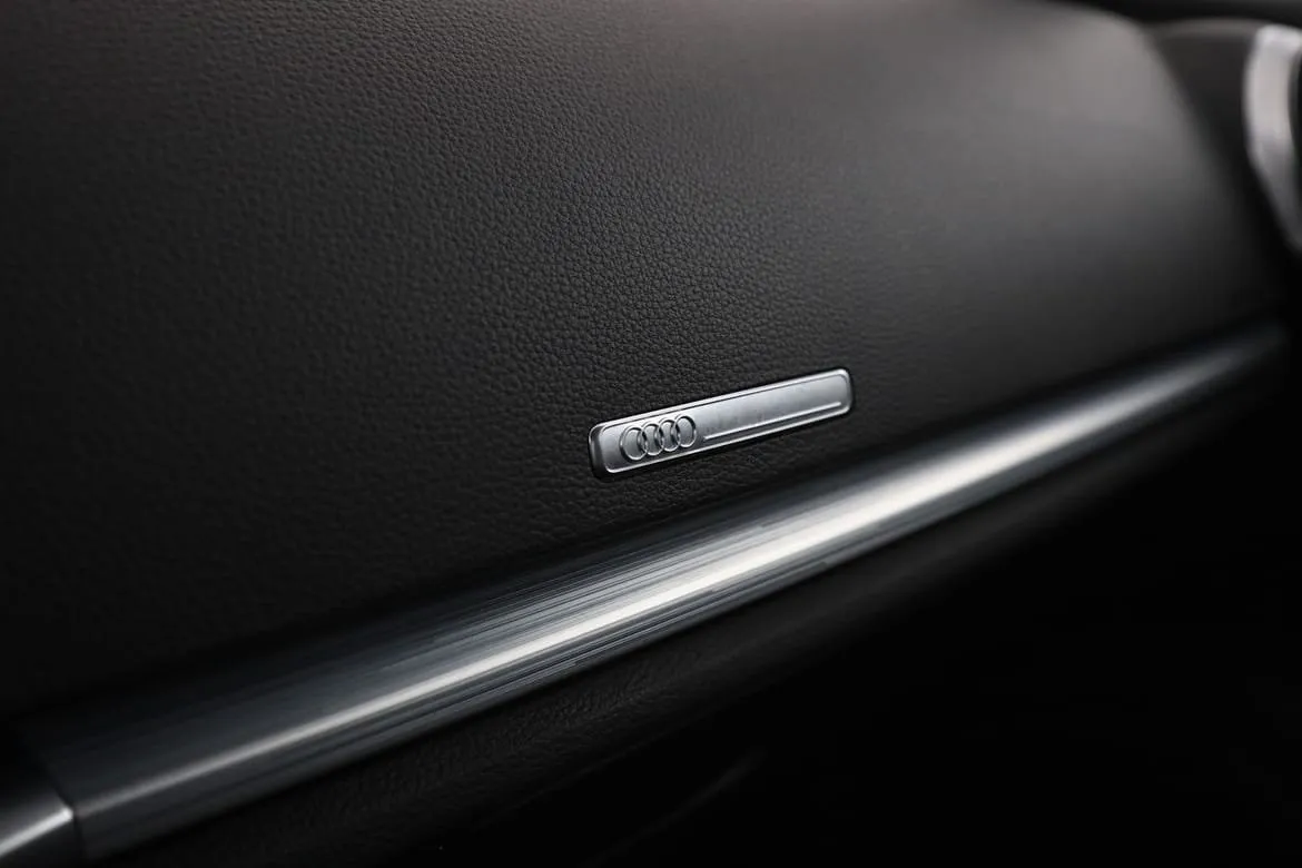 Vehicle image 30