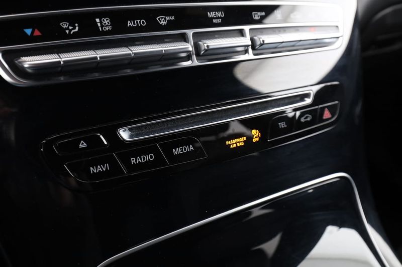 Mercedes GLC220 bild 26