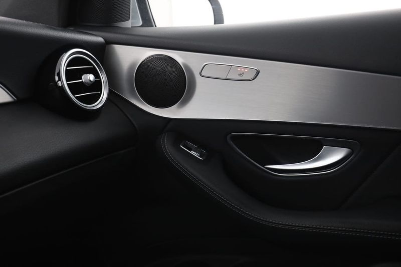 Mercedes GLC220 bild 31