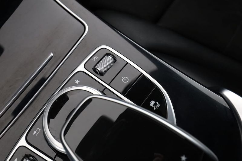Mercedes GLC220 bild 30