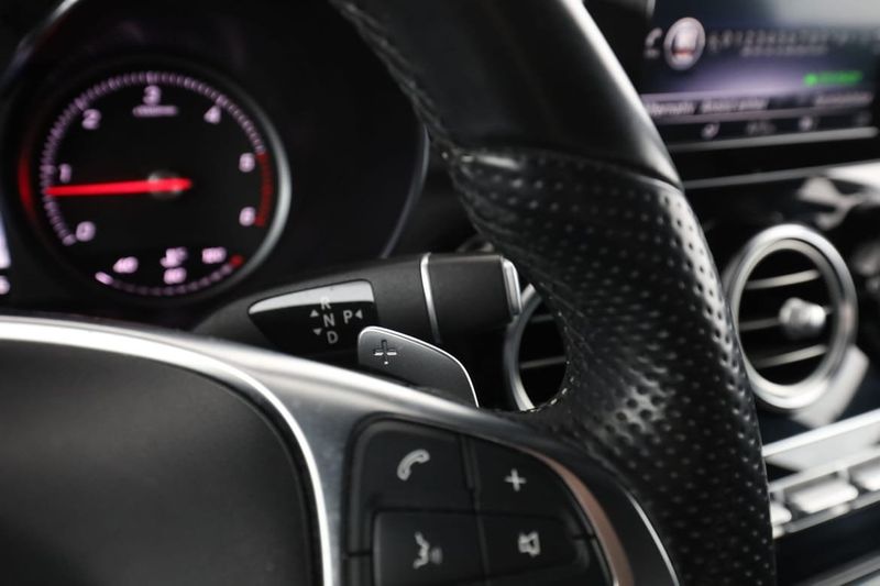 Mercedes GLC220 bild 35