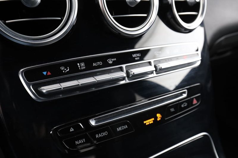 Mercedes GLC220 bild 25