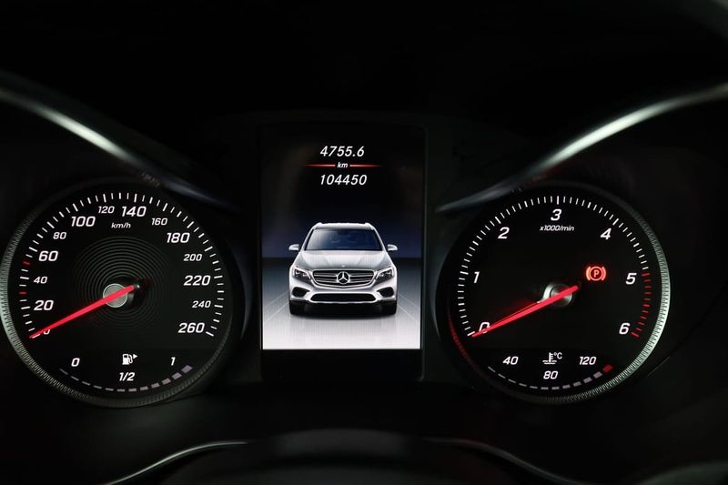 Mercedes GLC220 bild 20