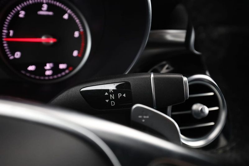 Mercedes GLC220 bild 34