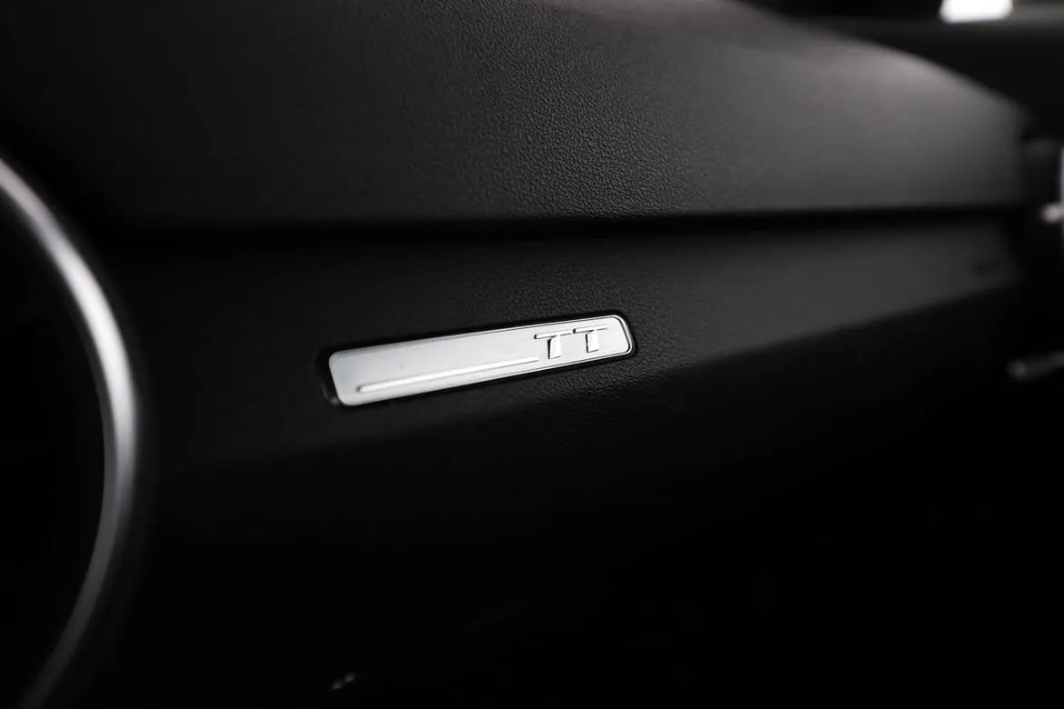 Vehicle image 30