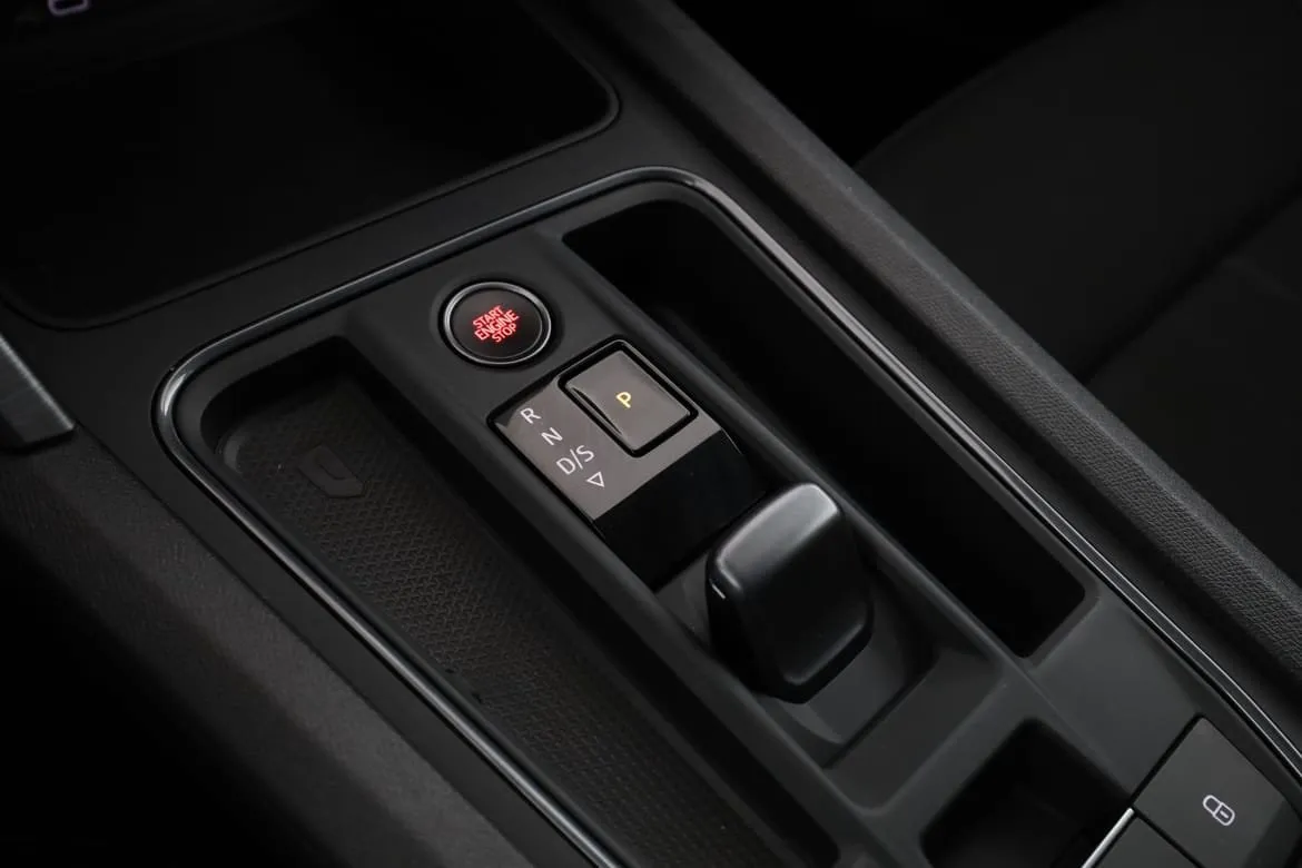 Vehicle image 28