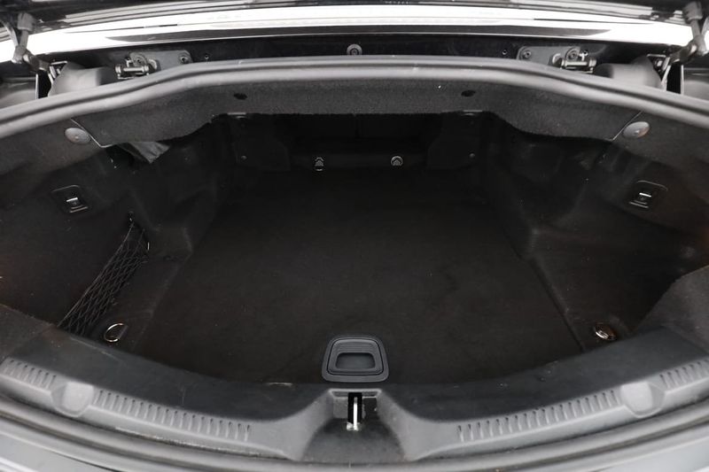 Mercedes E300 bild 18