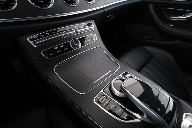 Mercedes E300 bild 24