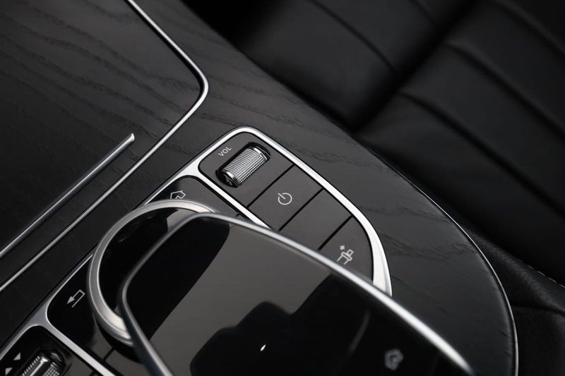 Mercedes E300 bild 32