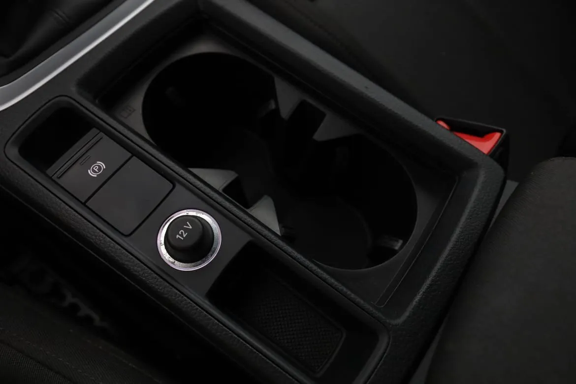 Vehicle image 25