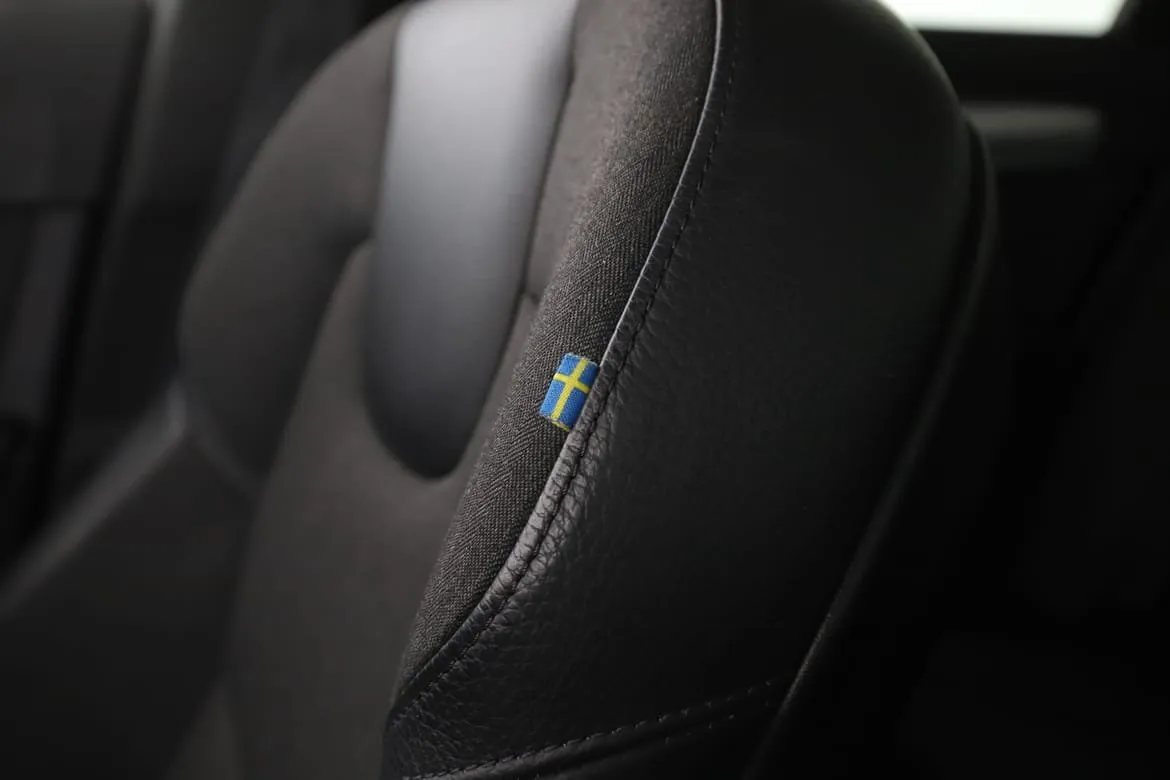 Vehicle image 30