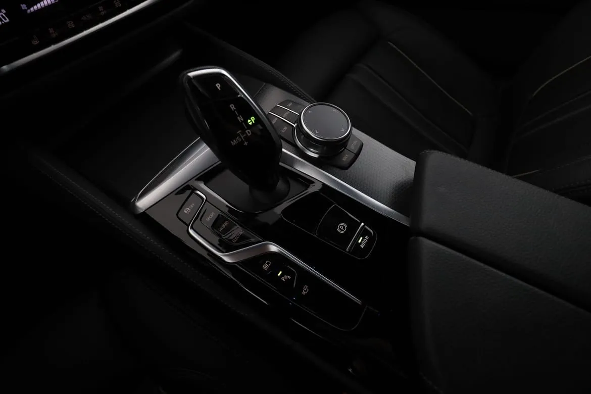 Vehicle image 32
