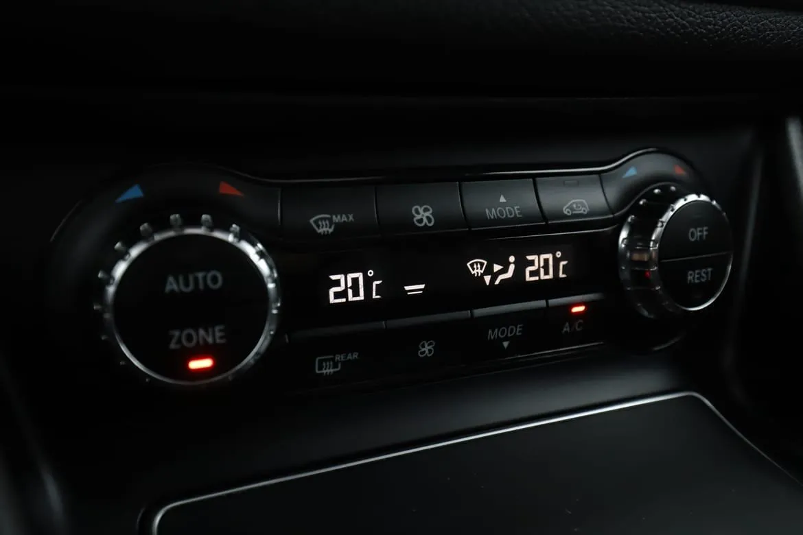 Vehicle image 32
