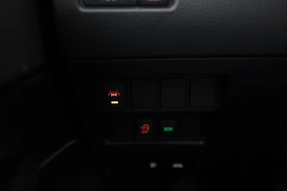 Vehicle image 32