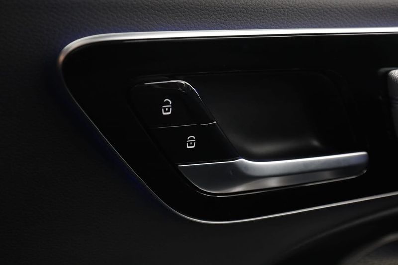 Mercedes E300 bild 32