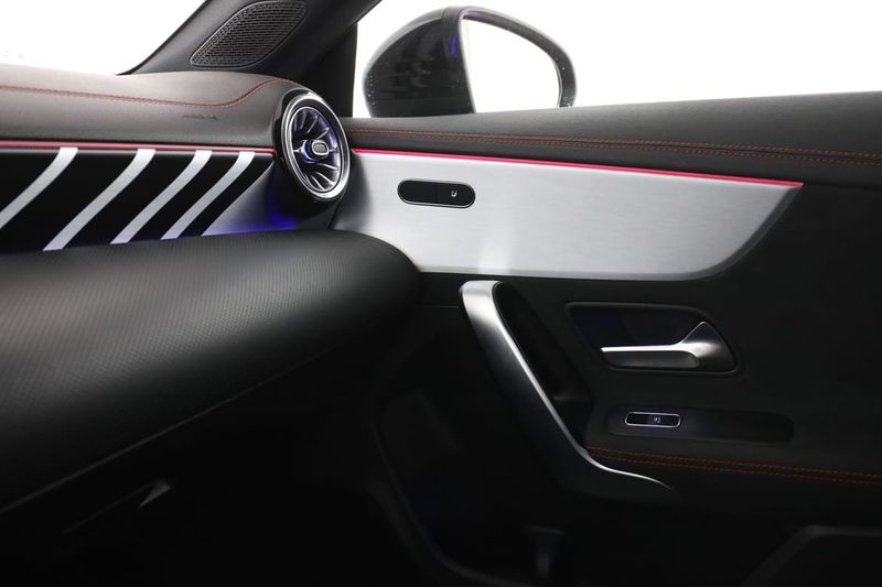 Mercedes CLA45 AMG bild 32