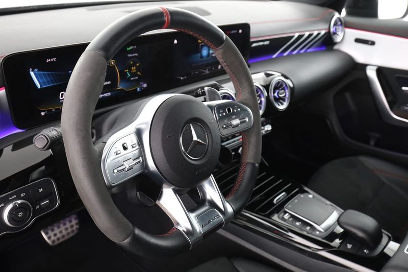 Mercedes CLA45 AMG bild 12