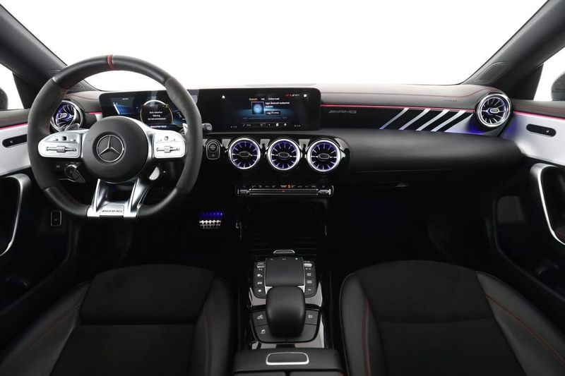 Mercedes CLA45 AMG bild 13