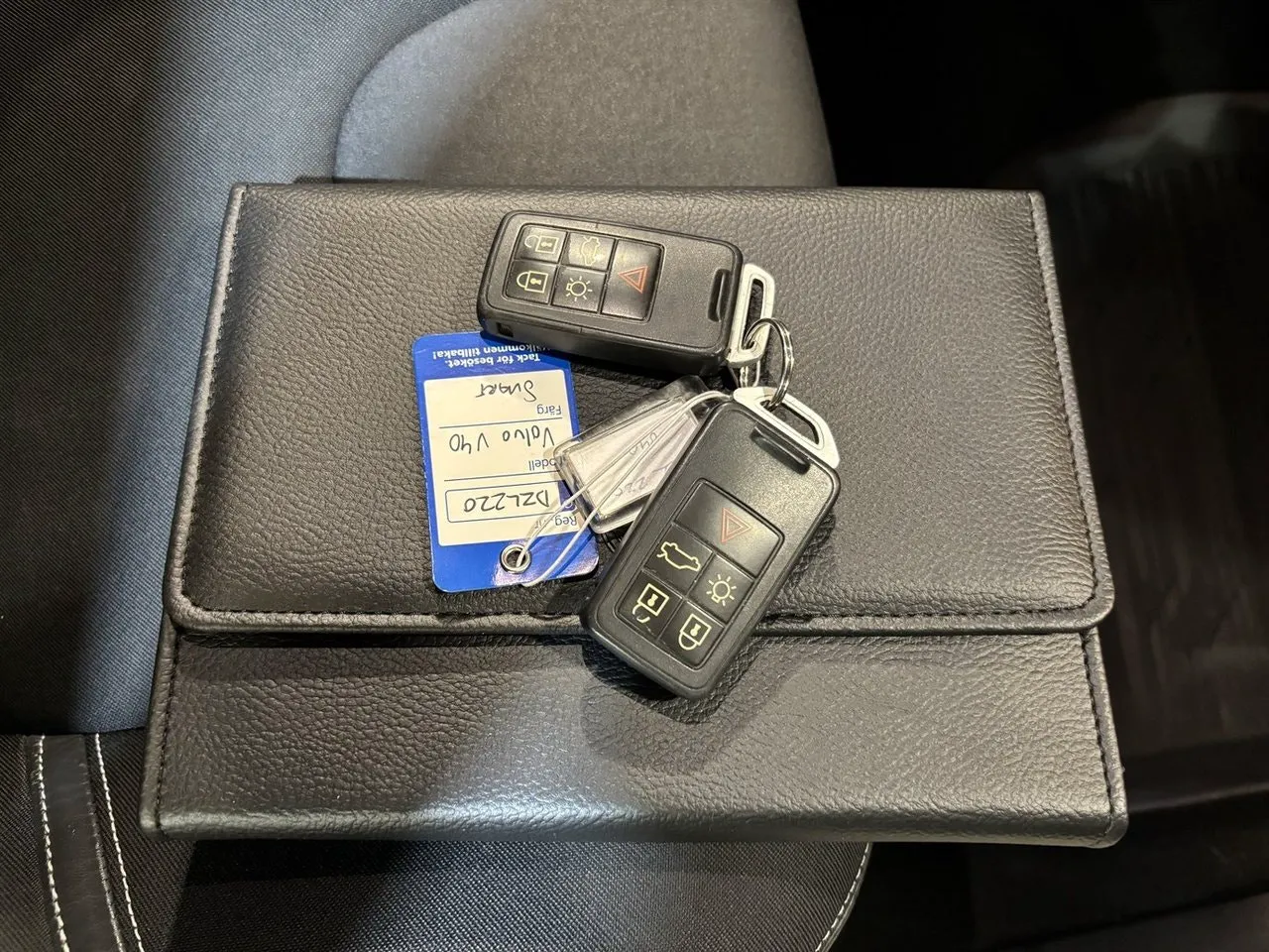 Vehicle image 22