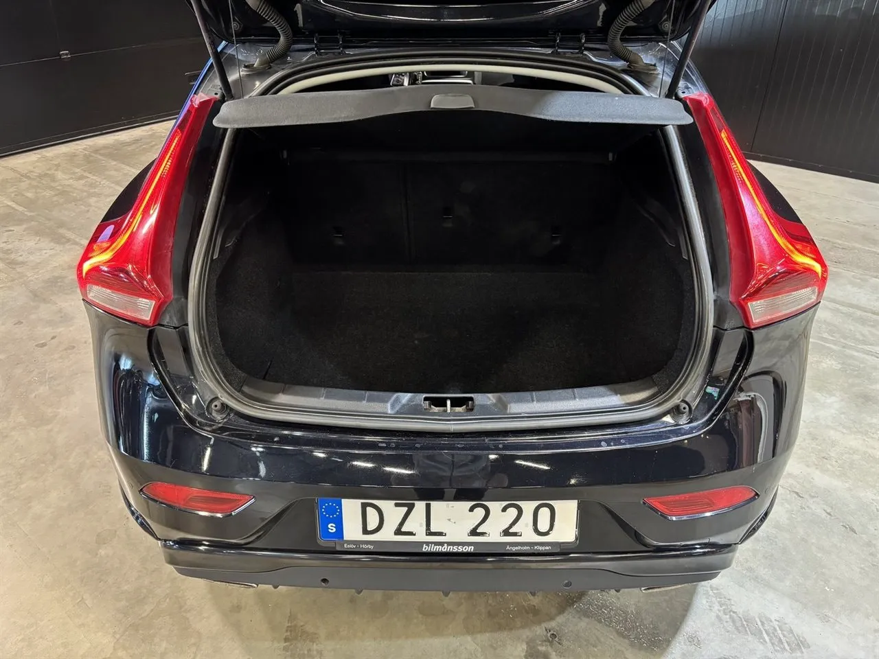 Vehicle image 20