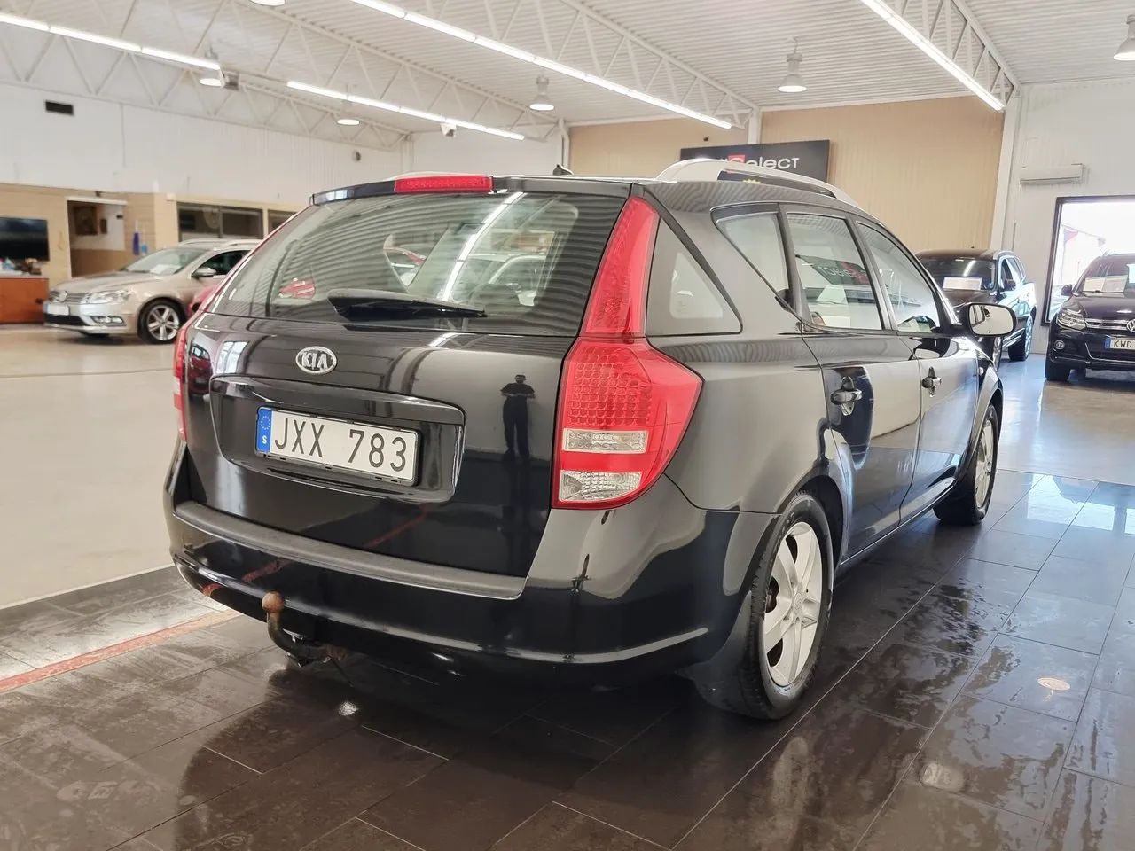 Vehicle image 14
