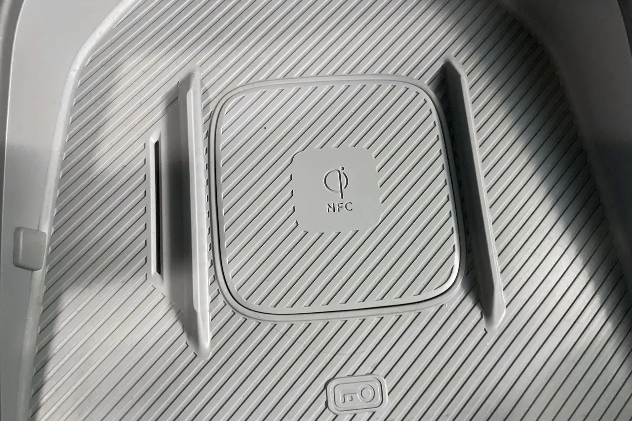 Vehicle image 22