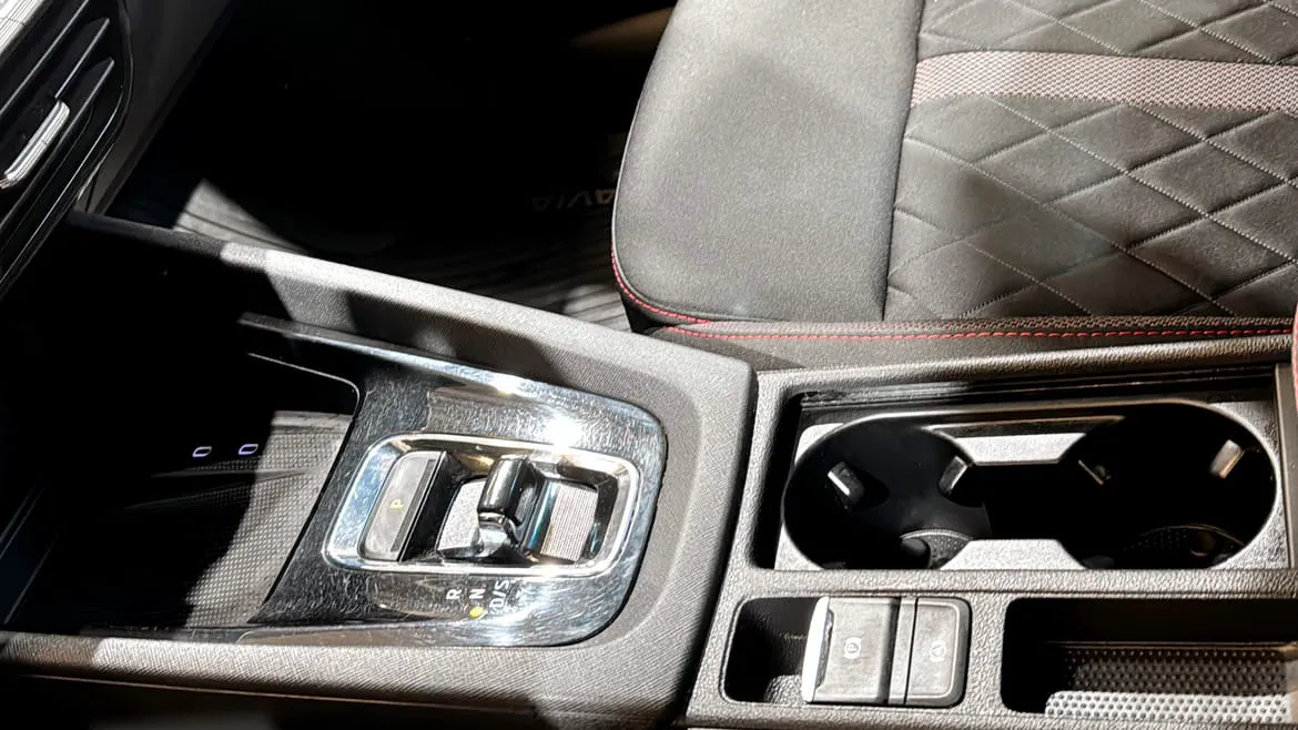 Vehicle image 18