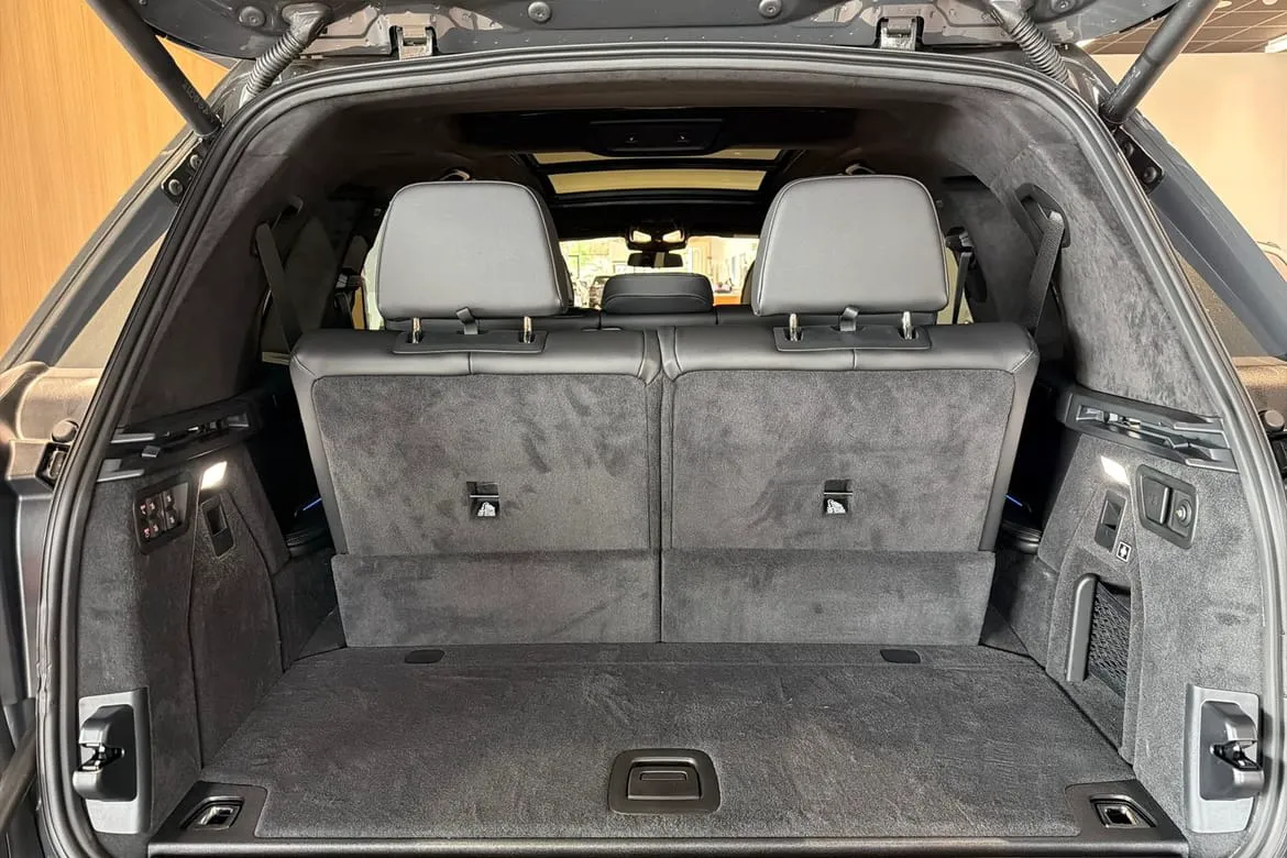 Vehicle image 21