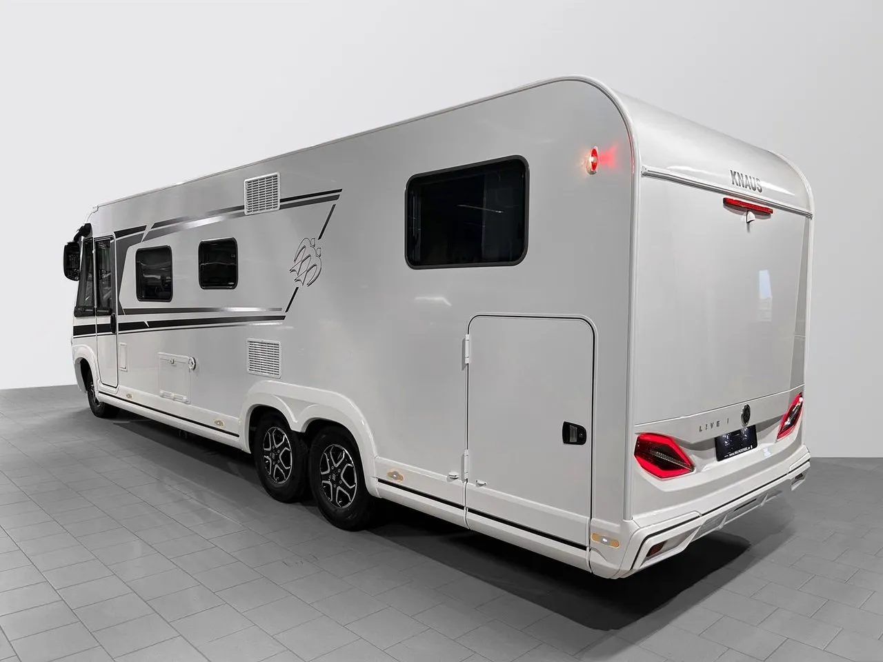 Vehicle image 34
