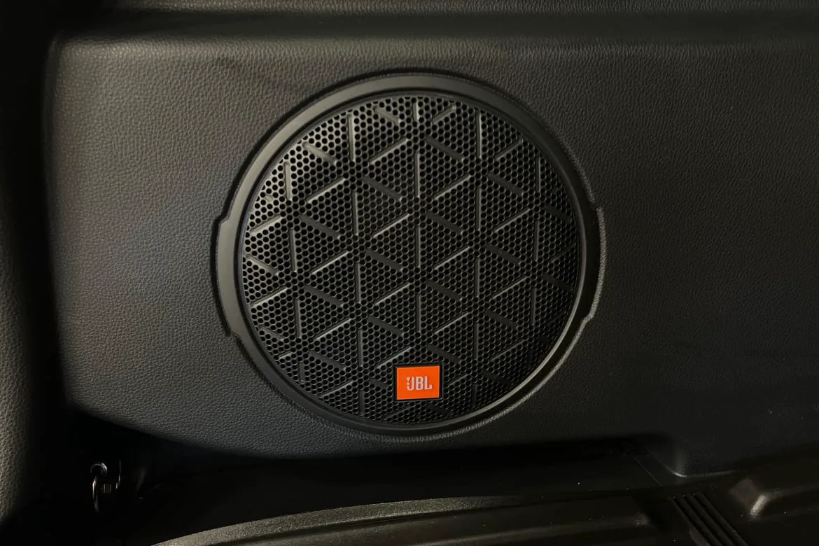 Vehicle image 25