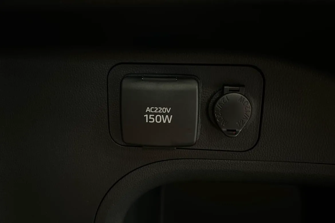 Vehicle image 26