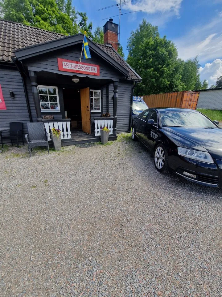 Vehicle image 11