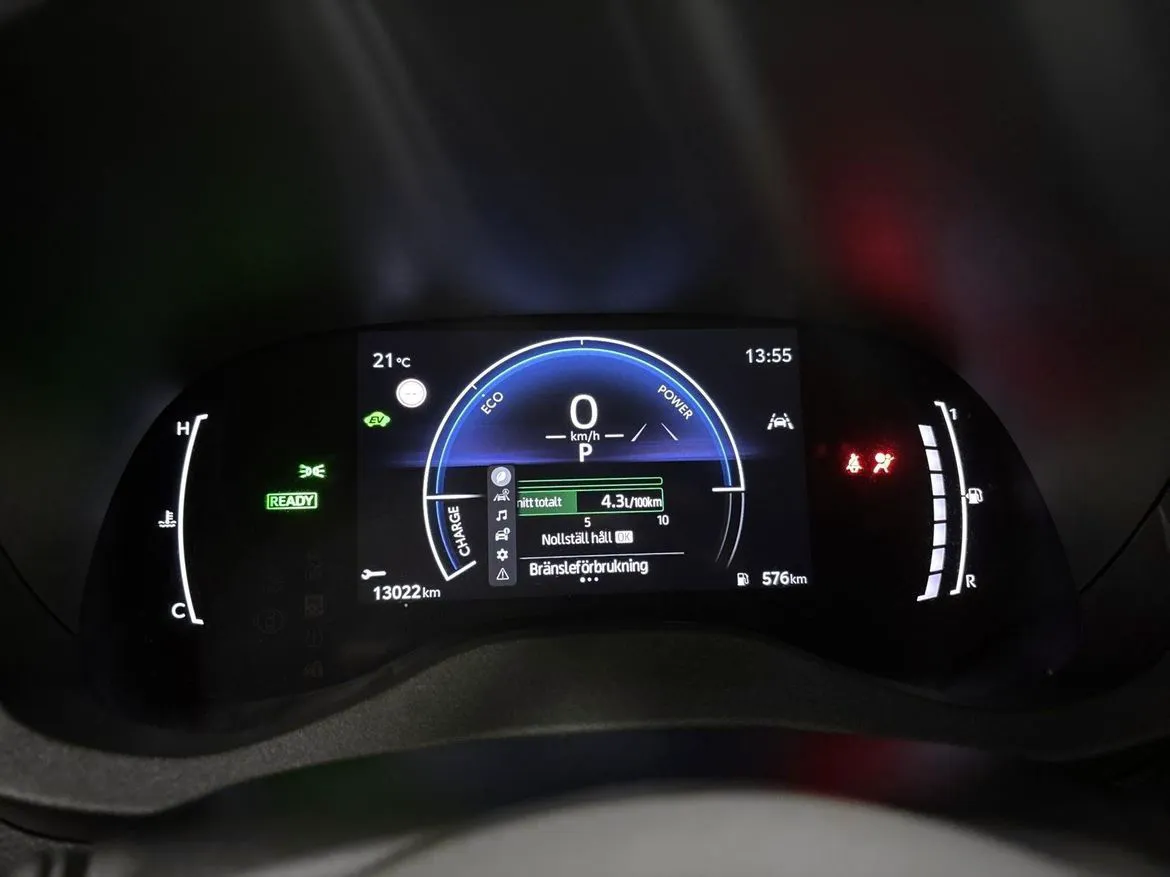 Vehicle image 13